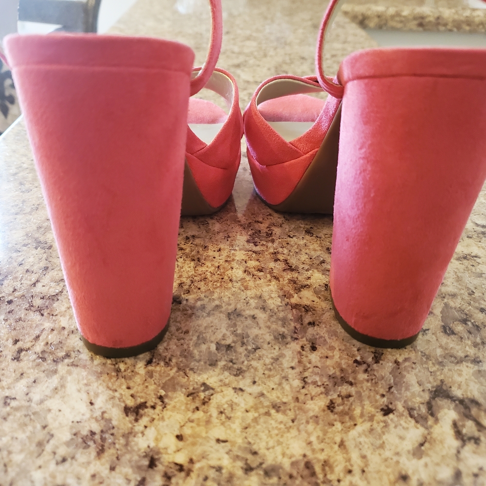 Anne Klein Women's Pink Heels - Picture 6 of 8